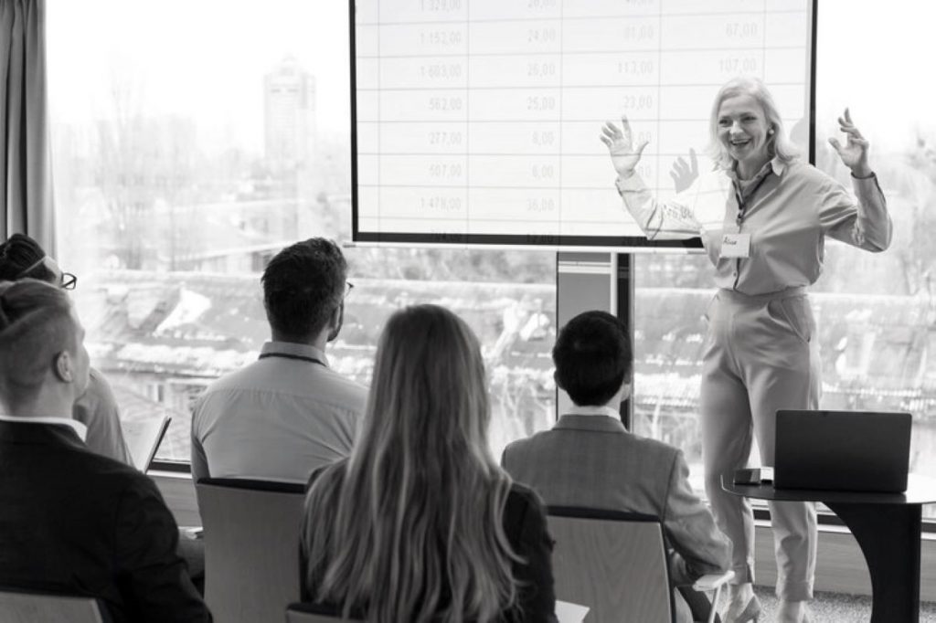 Domina la oratoria con el METODO TED: las claves y secretos de las conferencias que triunfan