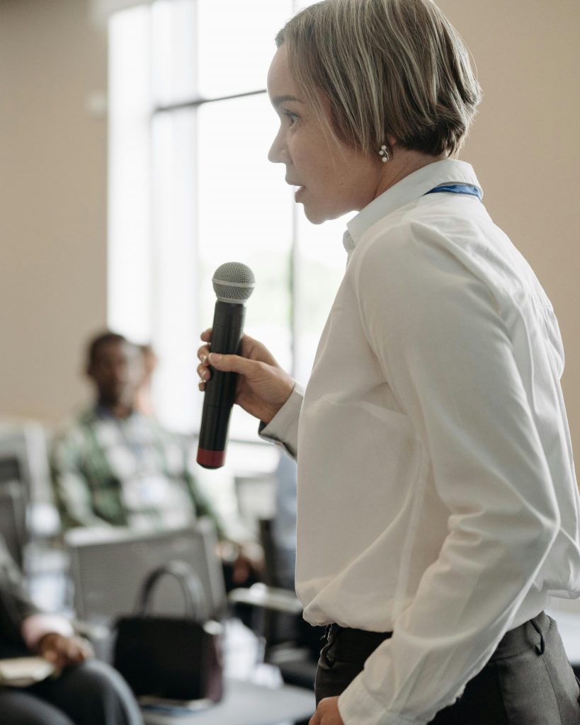Habla en Público con Confianza: Vence tus Miedos y Brilla