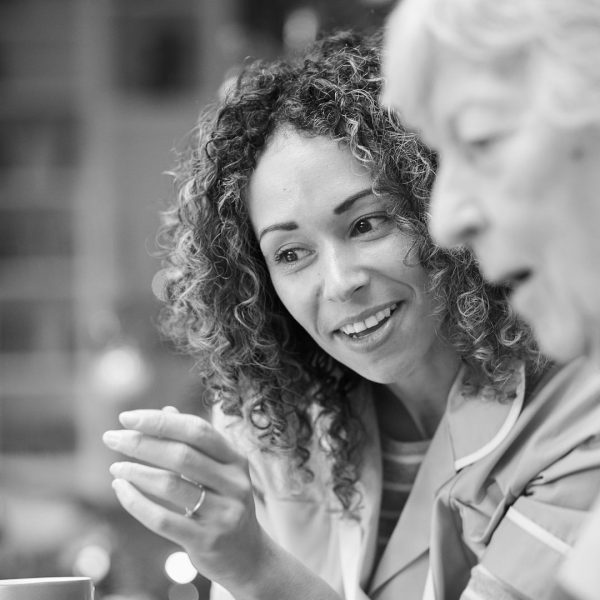 Microcredencial Universitaria en Estimulación y Creación de Material Sensorial en Personas Mayores con Demencias