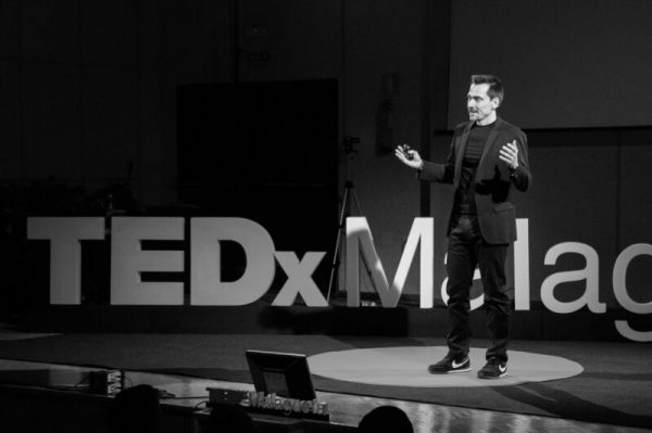 Microcredencial Universitaria en Comunicación y Presencia Escénica - Antiguos alumnos La Salle Campus Madrid