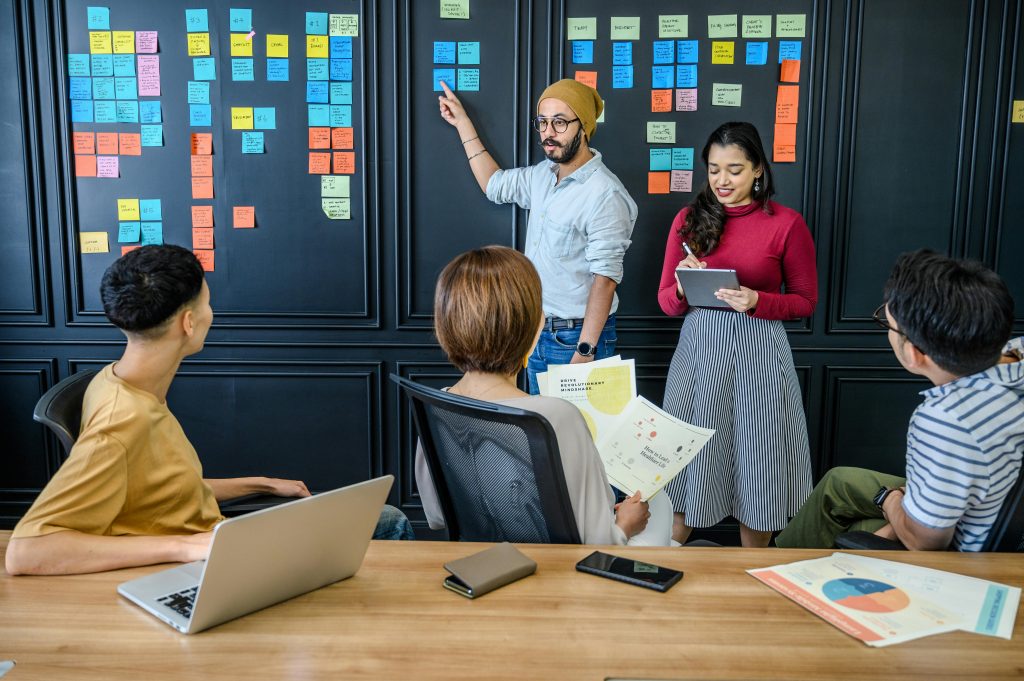 ¿Cómo activar la cultura corporativa desde  las personas con Design Thinking?